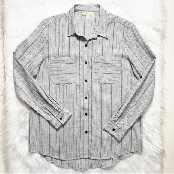 SOLD-Michael Kors Black and Gray Stripe Roll Tab Sleeve Linen Blend Buttondown - Picture 6 of 8